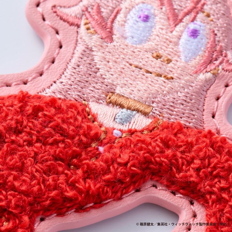 グッチ 星形キーホルダー　モノグラム×赤 TVアニメ『ウィッチウォッチ』サガラ刺繍キーホルダー（若月ニコ